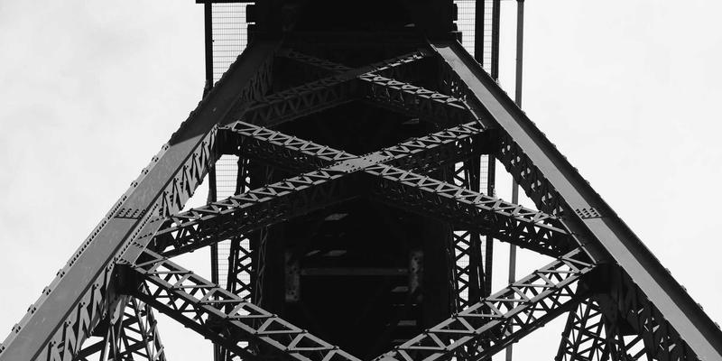 全球亲子游规划全攻略：从旅行预订到自由行，解锁家庭友好景点与飞行安抚技巧