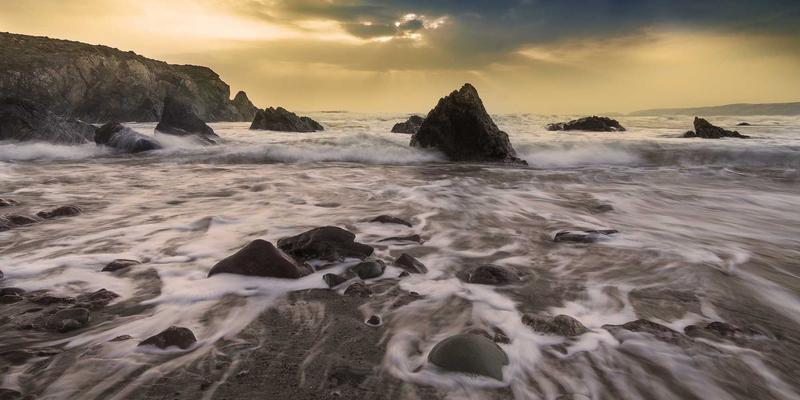 天下旅游攻略：跨气候带行李打包艺术与极简主义装备清单