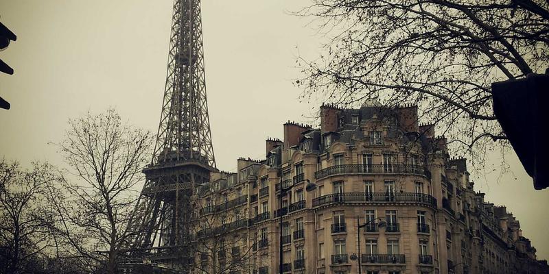 银发族全球旅游指南：适老化行程规划、健康管理与安全注意事项